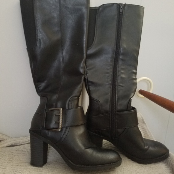 Boots - Picture 1 of 3